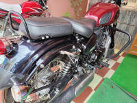 Red Benelli Imperiale 400 BS6