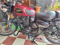 Red Benelli Imperiale 400 BS6