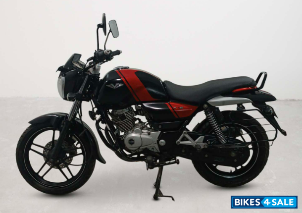 Bajaj V15