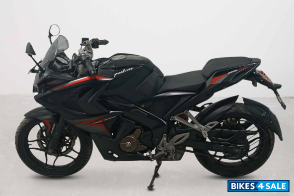 Bajaj Pulsar RS 200