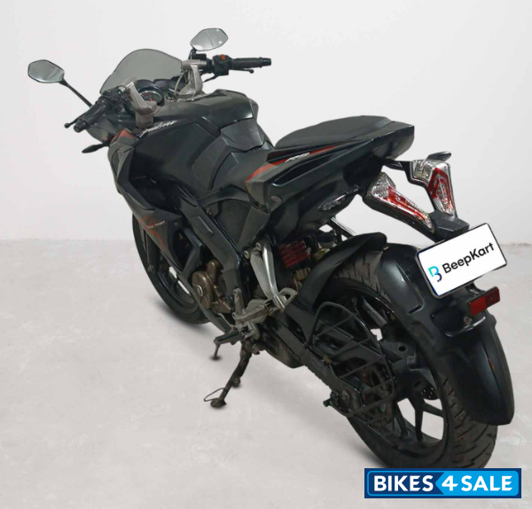 Bajaj Pulsar RS 200