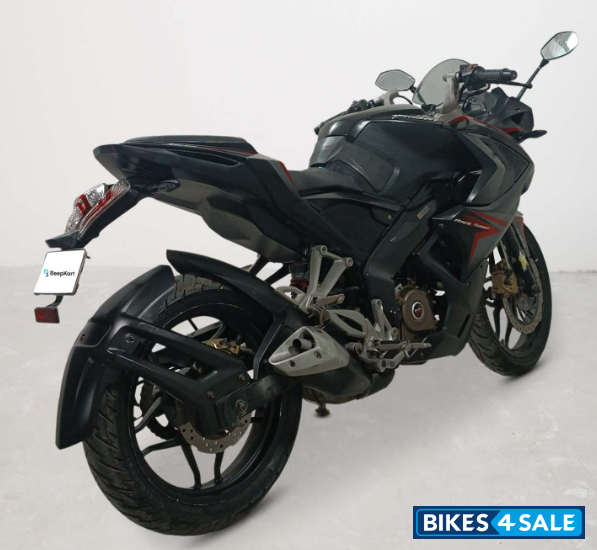 Bajaj Pulsar RS 200