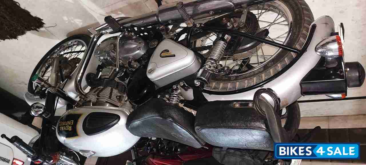 Silver Royal Enfield Classic 350