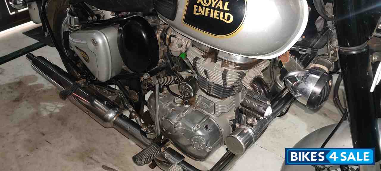 Silver Royal Enfield Classic 350 Silver Royal Enfield Classic 350