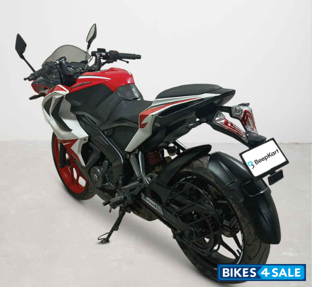 Bajaj Pulsar RS 200