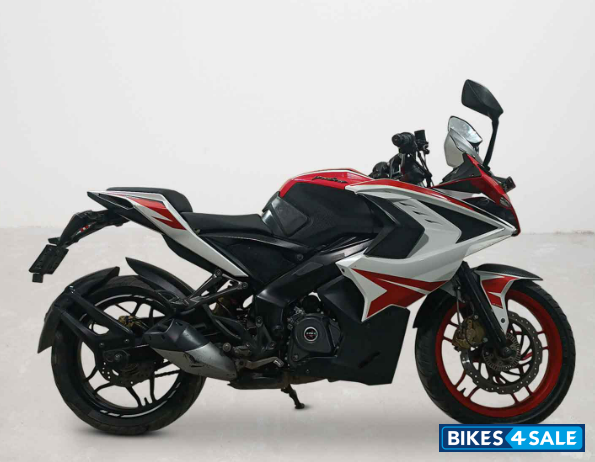 Bajaj Pulsar RS 200