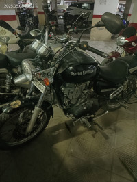 Black Royal Enfield Thunderbird TwinSpark 350
