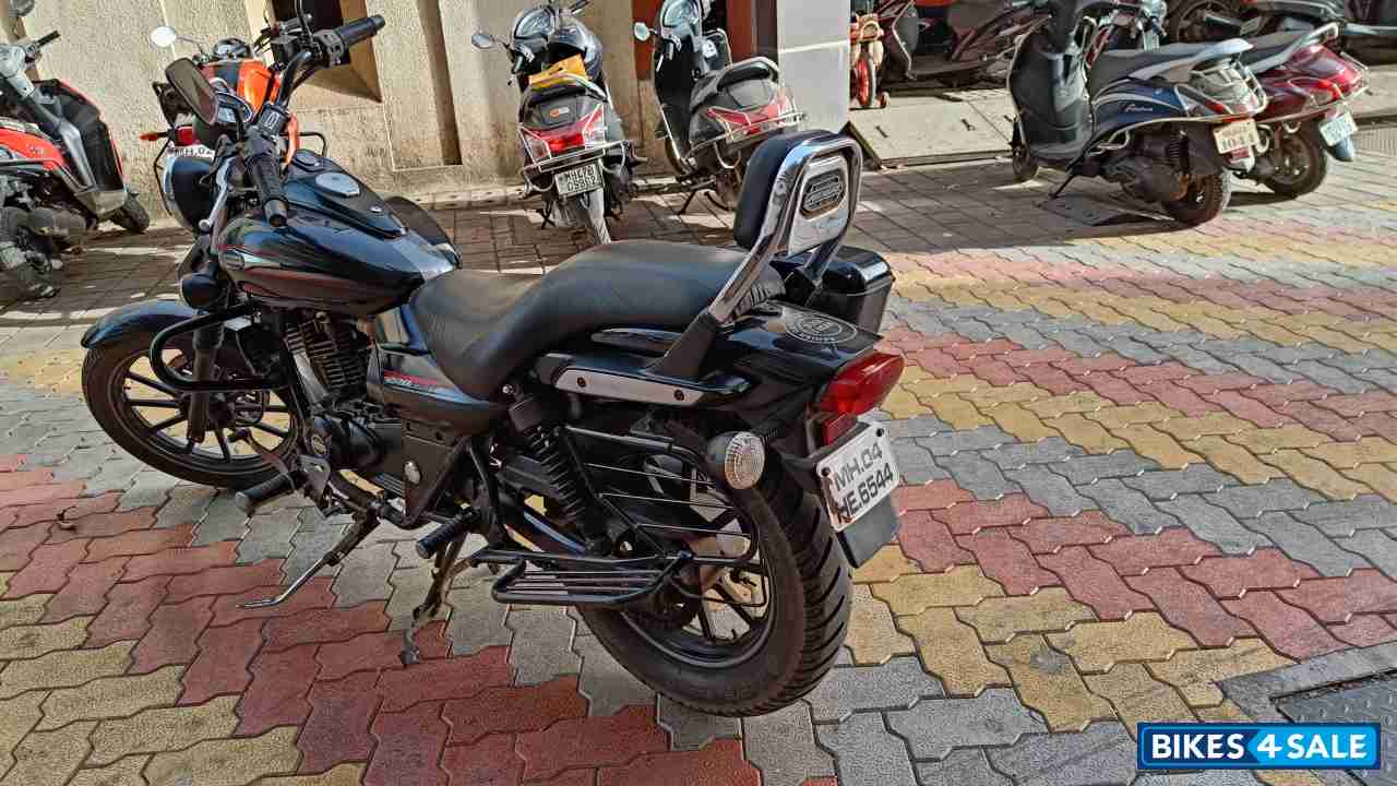 Black Bajaj Avenger Street 220