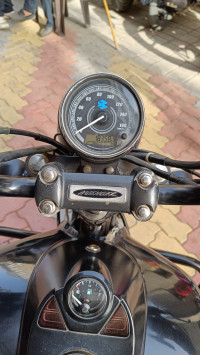 Black Bajaj Avenger Street 220