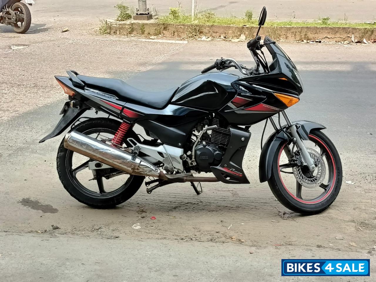 Black Hero Karizma R