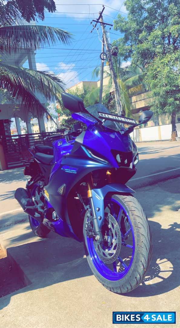 Yamaha R15 V4