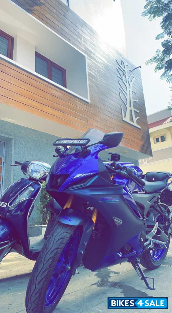 Yamaha R15 V4