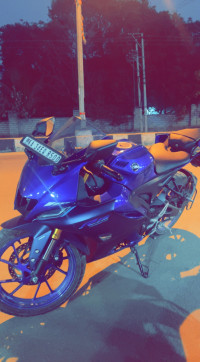 Yamaha R15 V4
