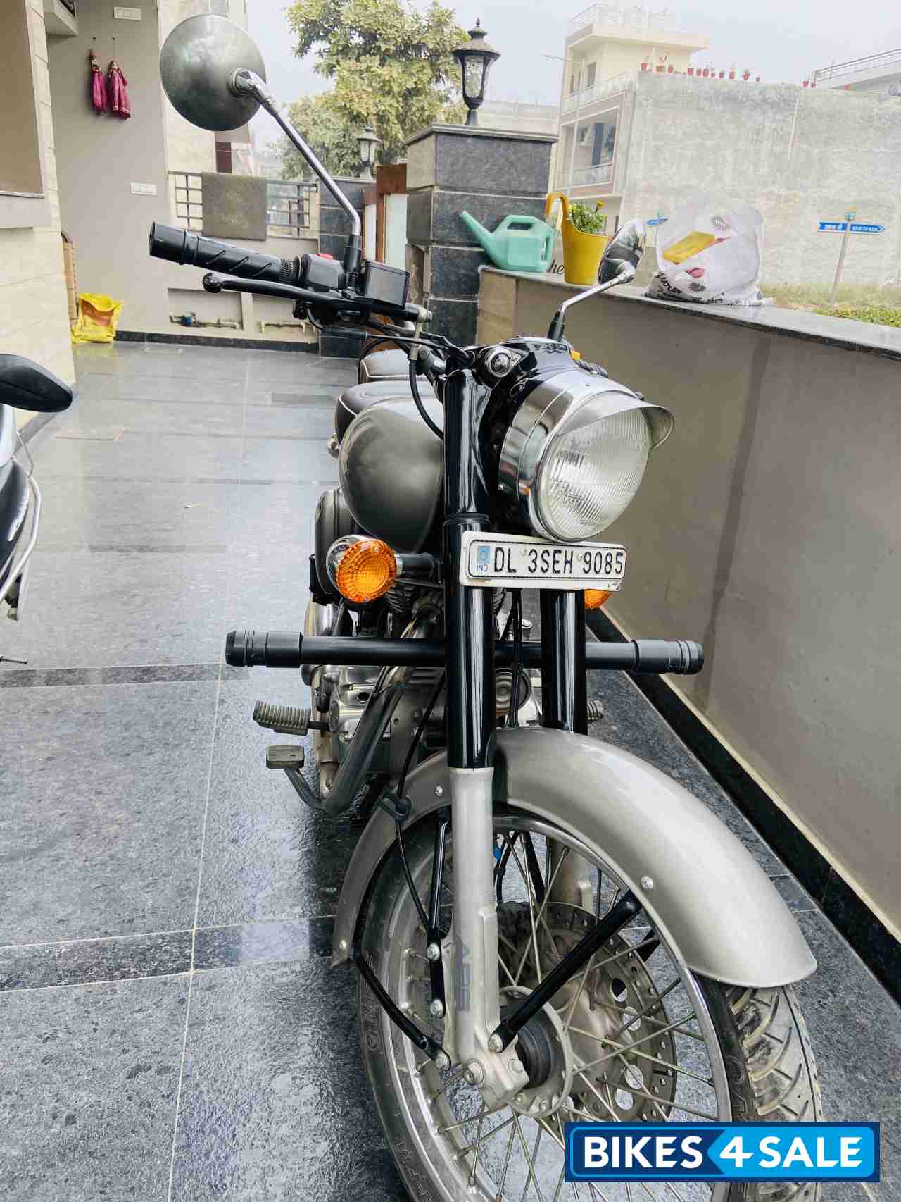 Gun Metal Grey Royal Enfield Classic 350