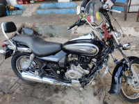 Black Bajaj Avenger Cruise 220