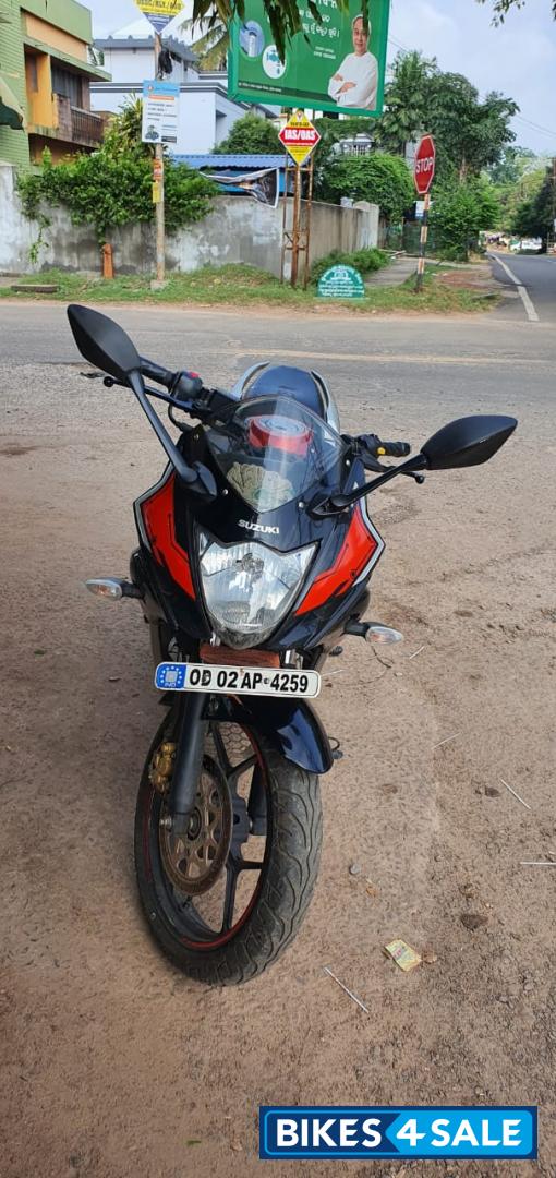 Orangeblack Suzuki Gixxer SF Orangeblack Suzuki Gixxer SF