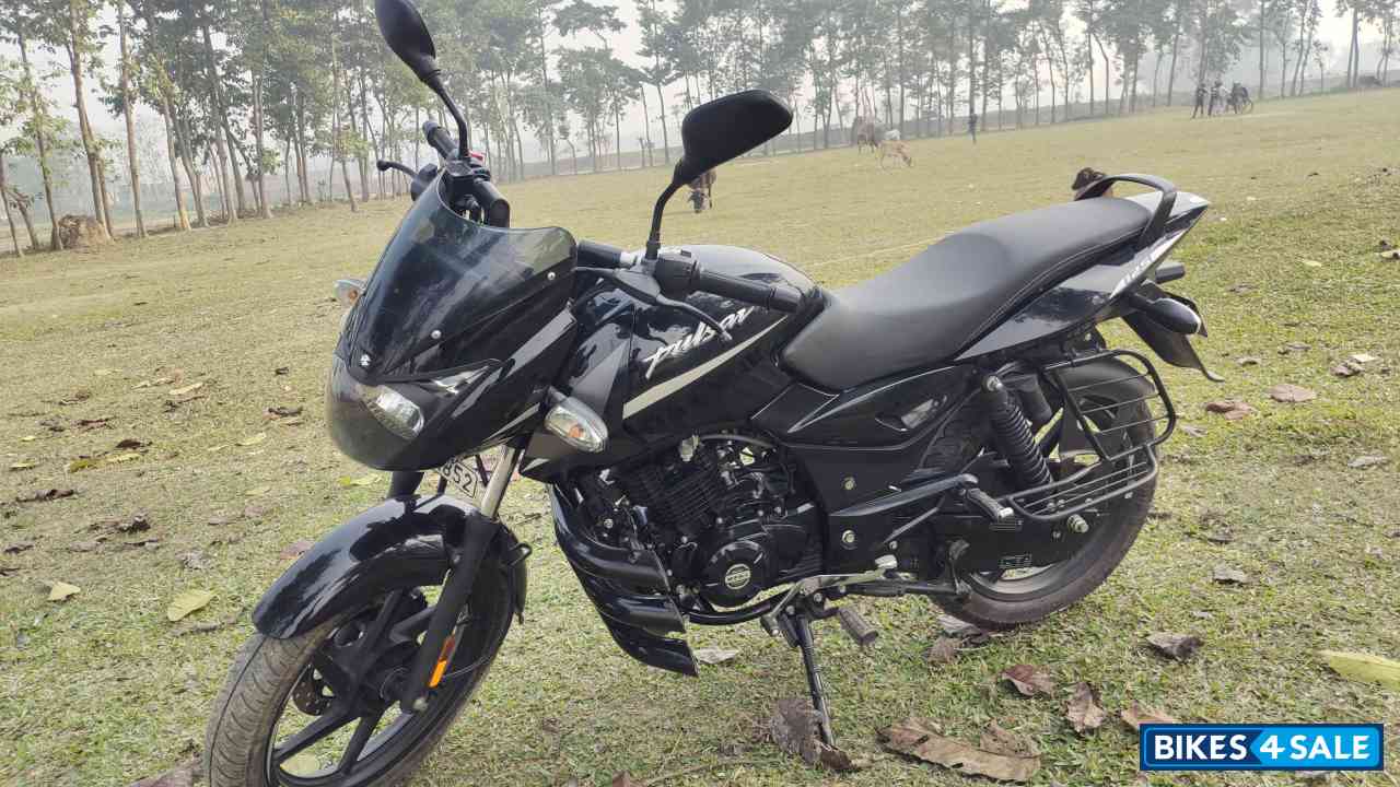 Bajaj Pulsar 125 Neon BS6