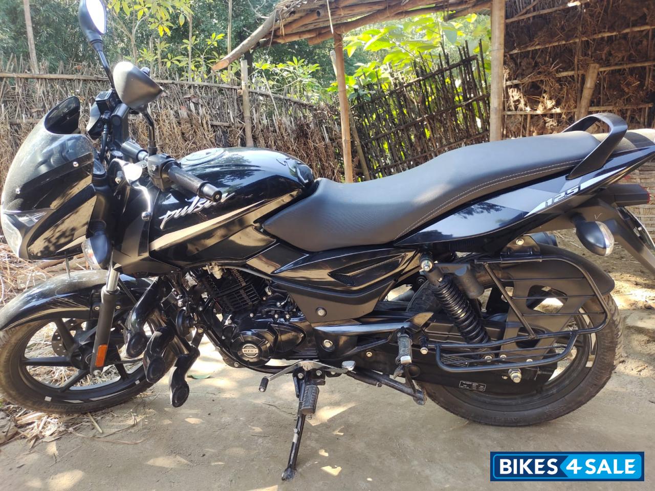Bajaj Pulsar 125 Neon BS6