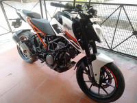 White KTM Duke 250