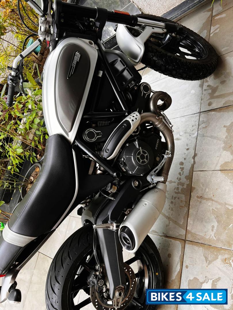 Iceberg Silver Ducati Scrambler Icon