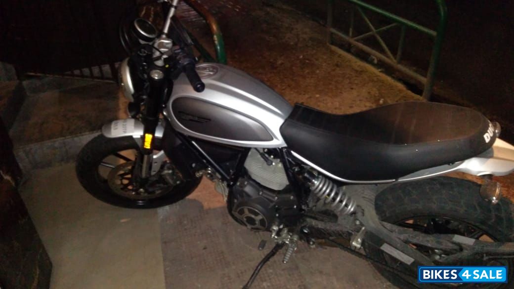 Iceberg Silver Ducati Scrambler Icon