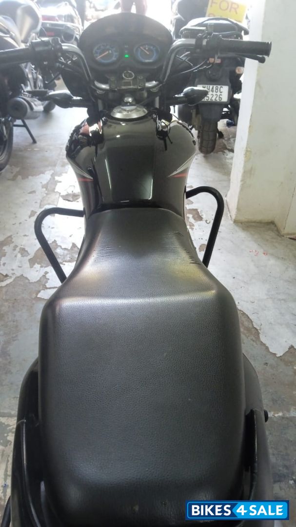 Black And Red Honda CB Shine