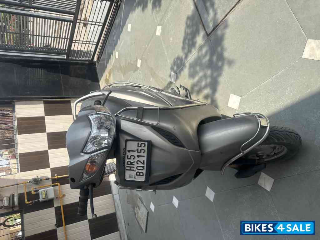 Silver Honda Activa 4G