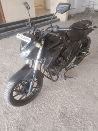 Knight Black Yamaha FZ25