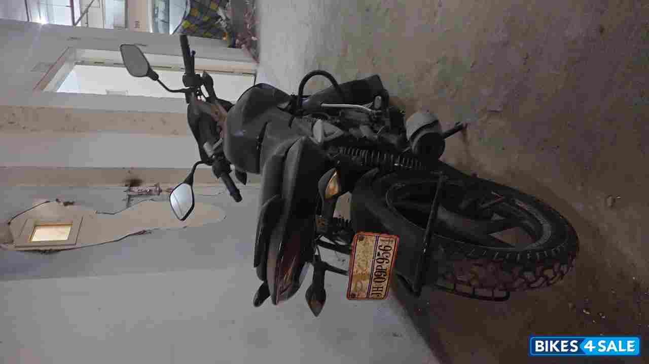 Black Bajaj Pulsar 135LS