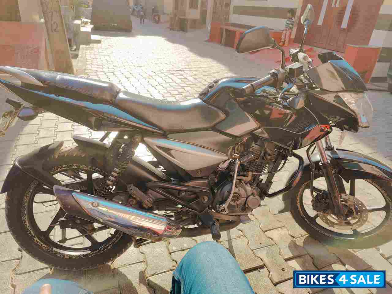 Black Bajaj Pulsar 135LS