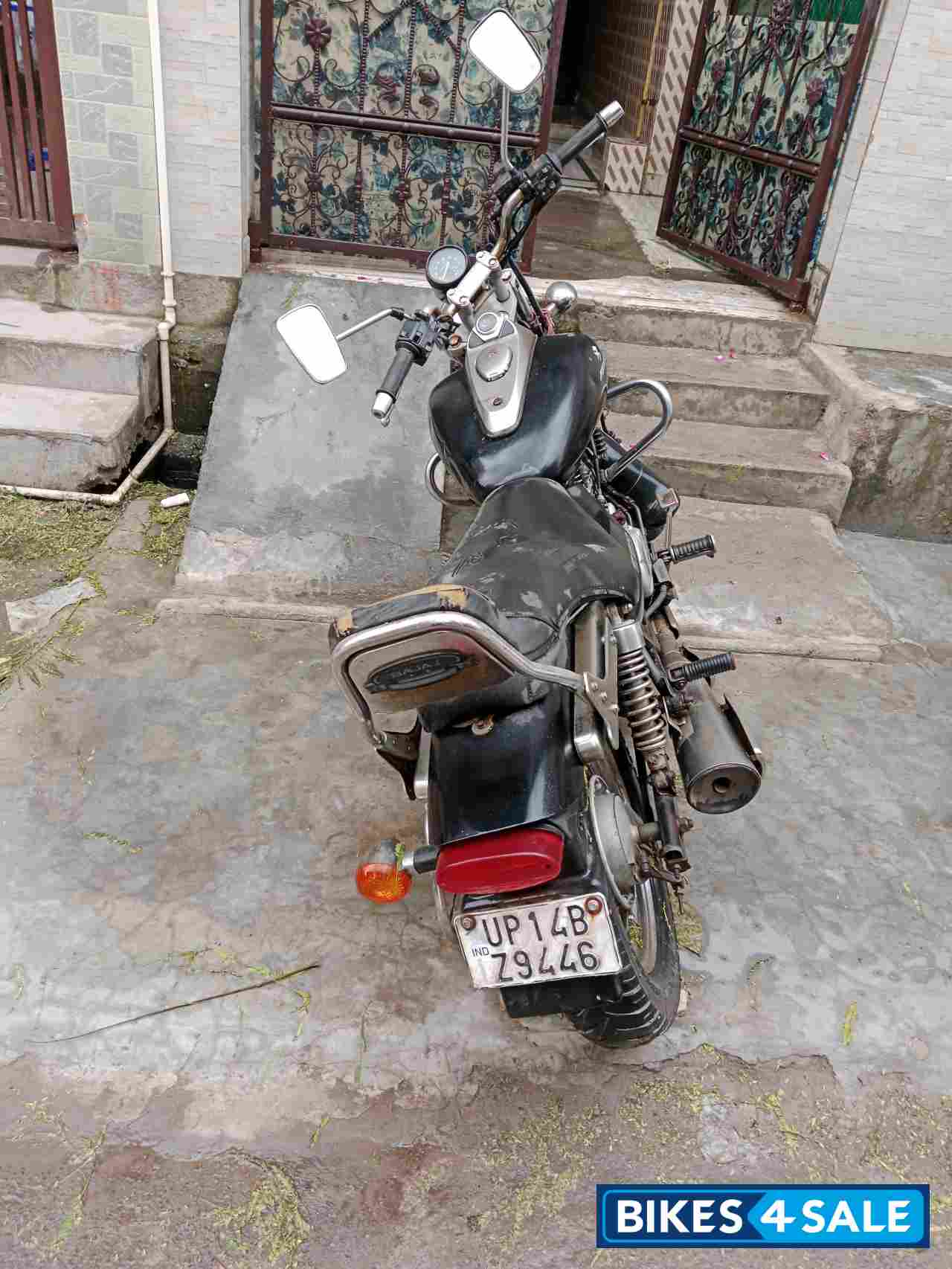 Bajaj Avenger 220 DTS-i