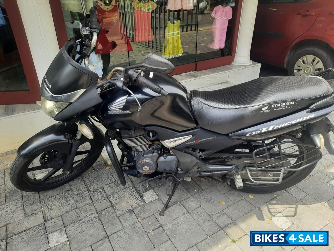 Black Honda CB Unicorn