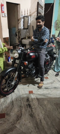 Royal Enfield Classic 350 classic stealth black 2021 Model