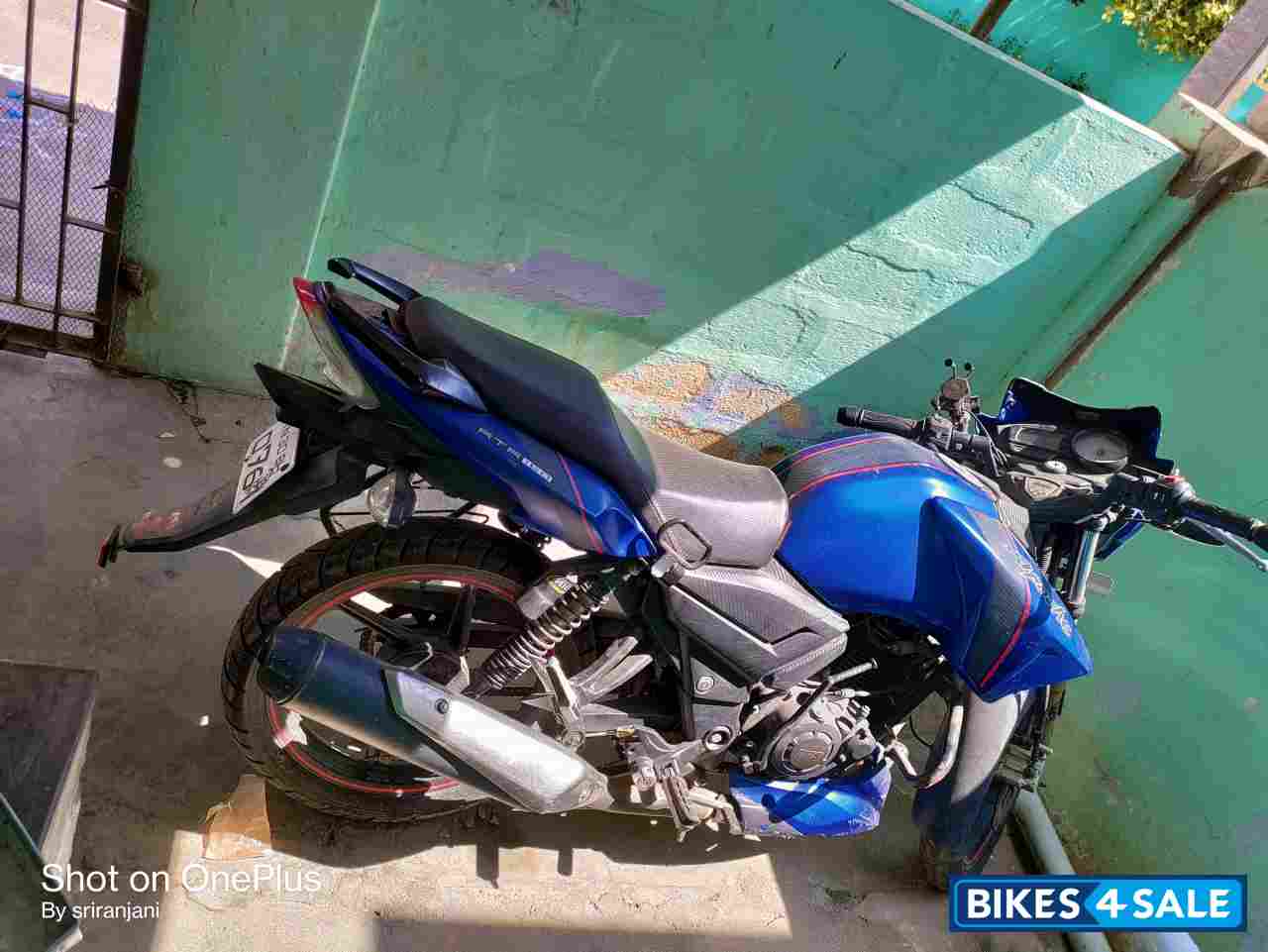 Blue TVS Apache RTR 160