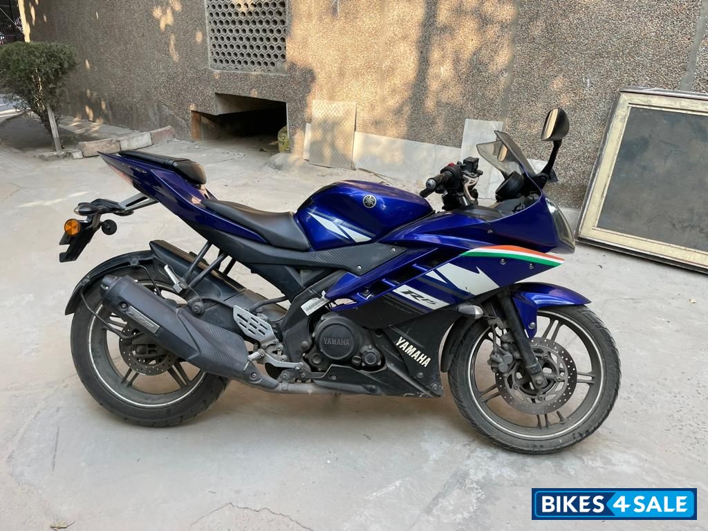 Racing Blue Yamaha YZF R15 V2