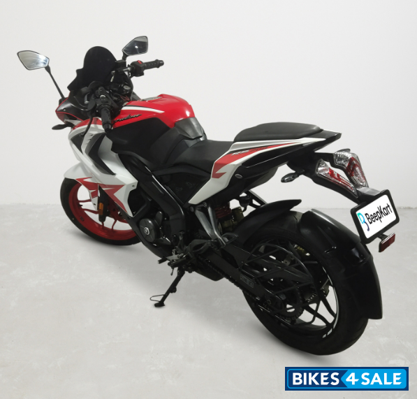 Bajaj Pulsar RS 200