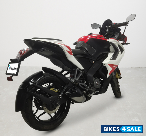 Bajaj Pulsar RS 200