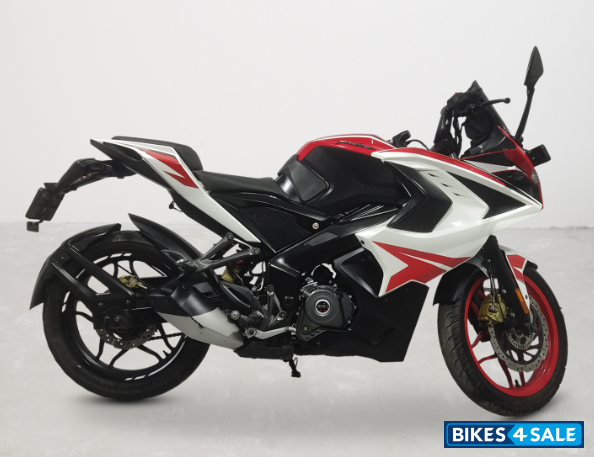 Bajaj Pulsar RS 200