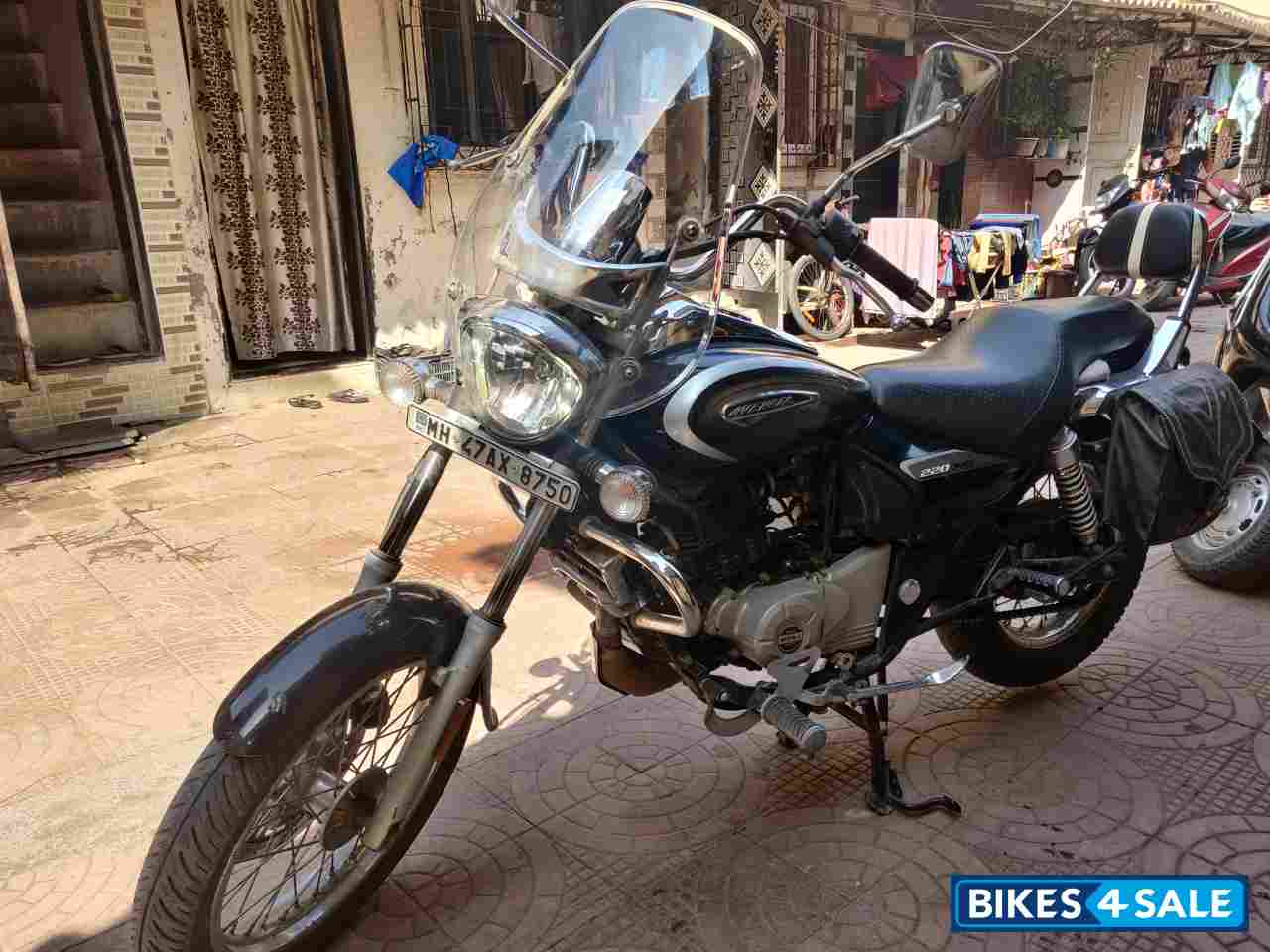 Bajaj Avenger Cruise 220 BS6