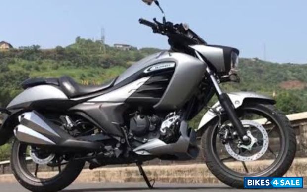 Suzuki Intruder 150