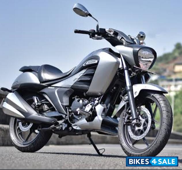 Suzuki Intruder 150