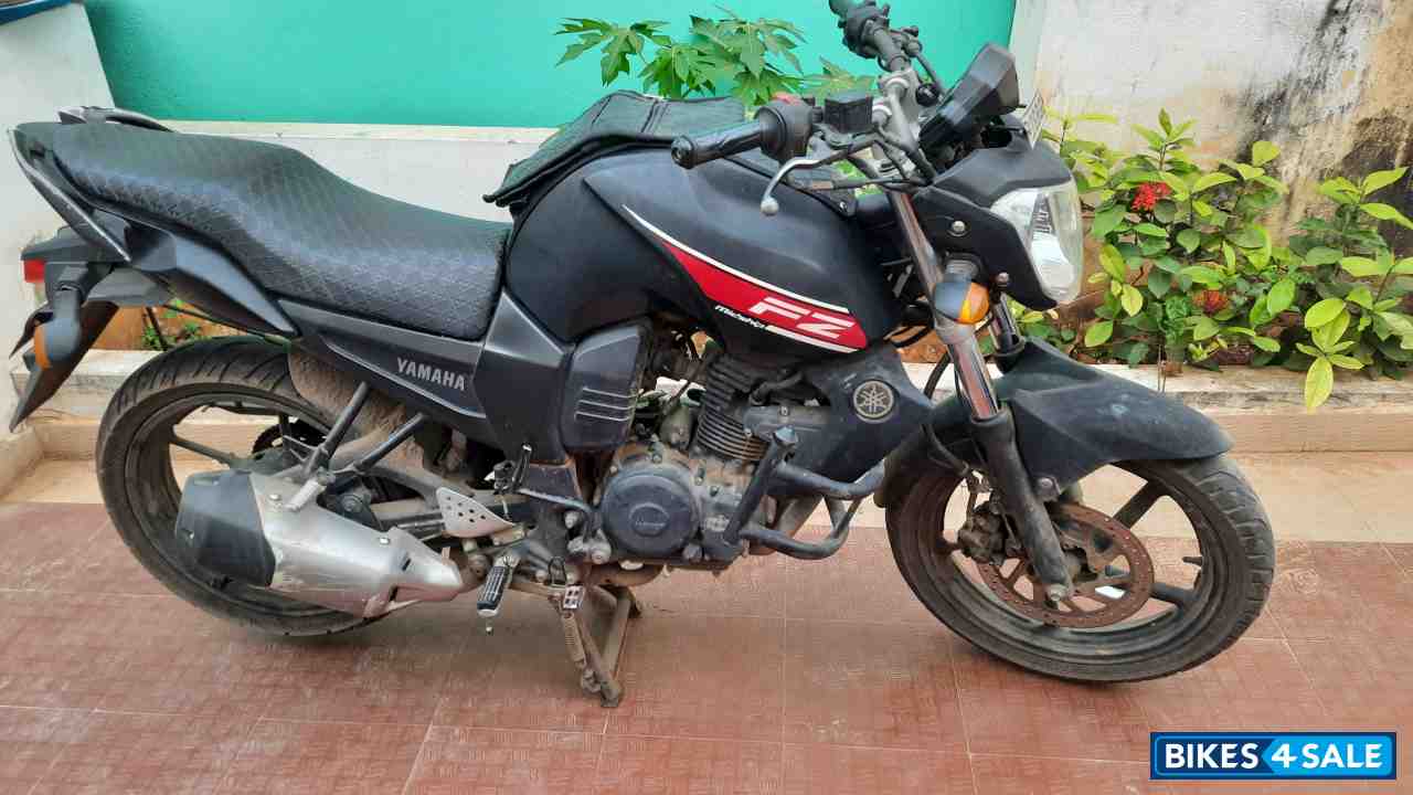 Black Yamaha FZ BS3 MIDSHIP