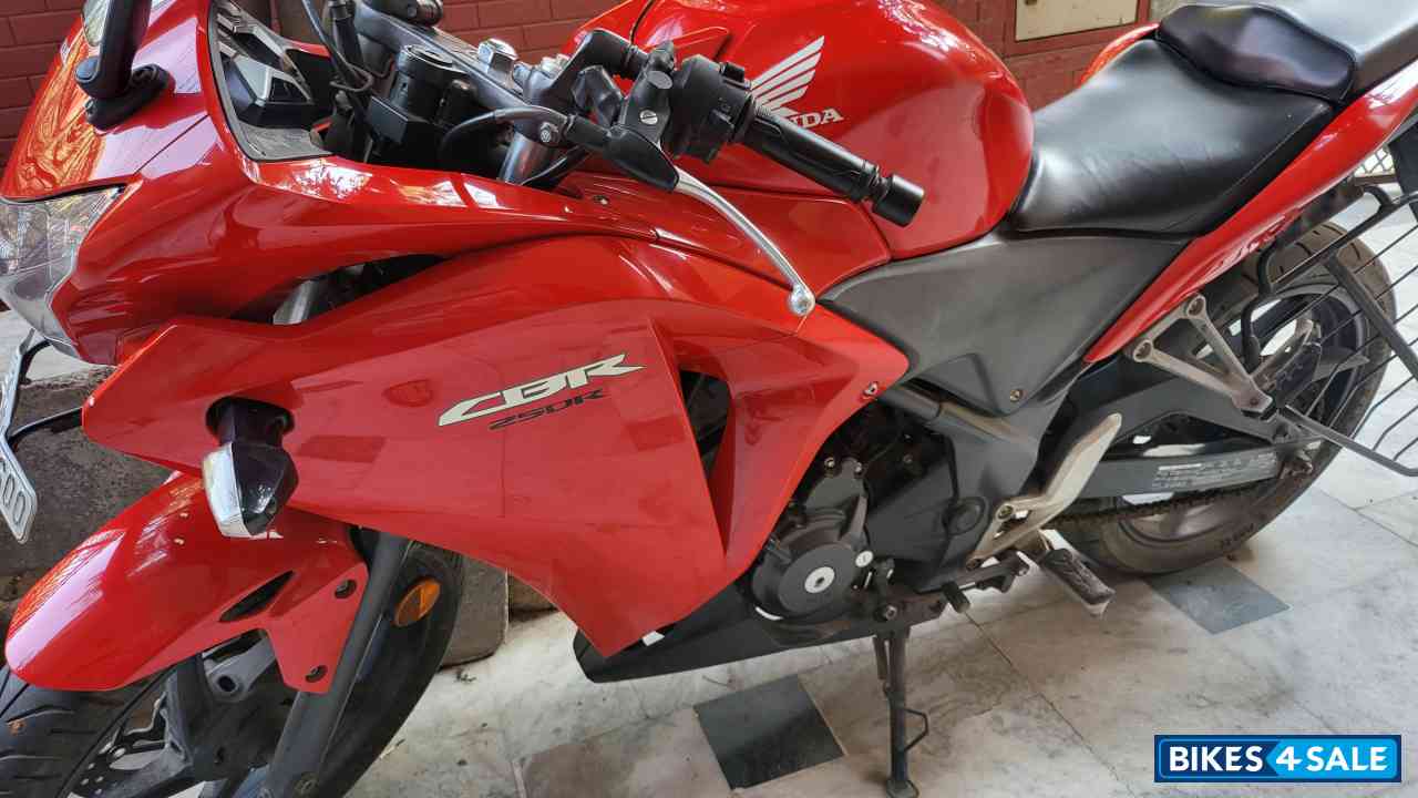 Red Honda CBR 250R ABS