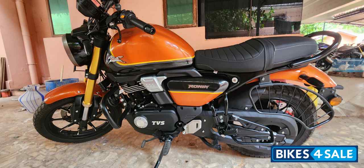 TVS Ronin TD