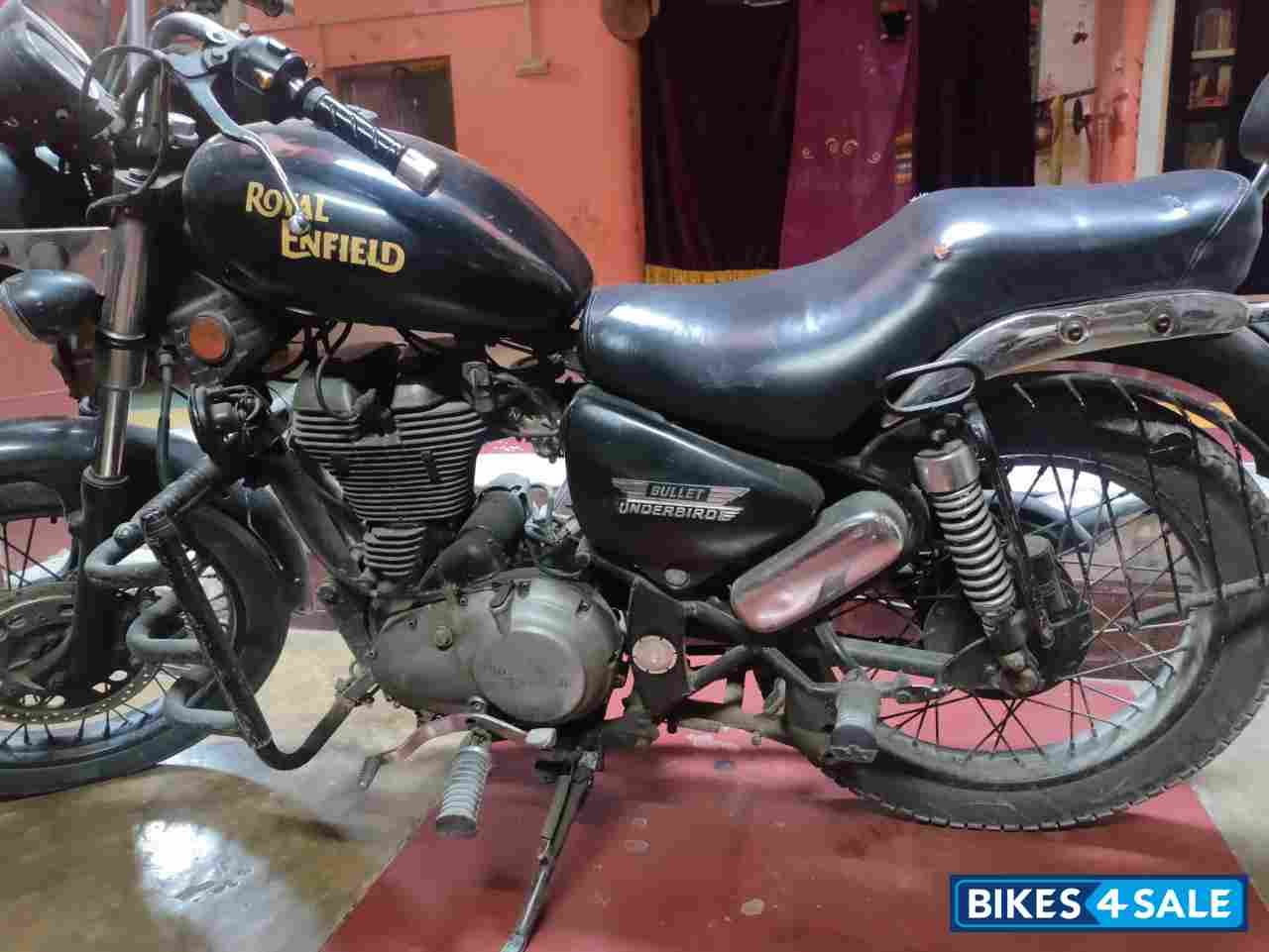 Black Royal Enfield Thunderbird TwinSpark 350