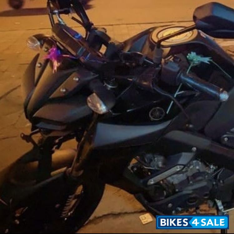 Mat Black Yamaha MT-15 Mat Black Yamaha MT-15