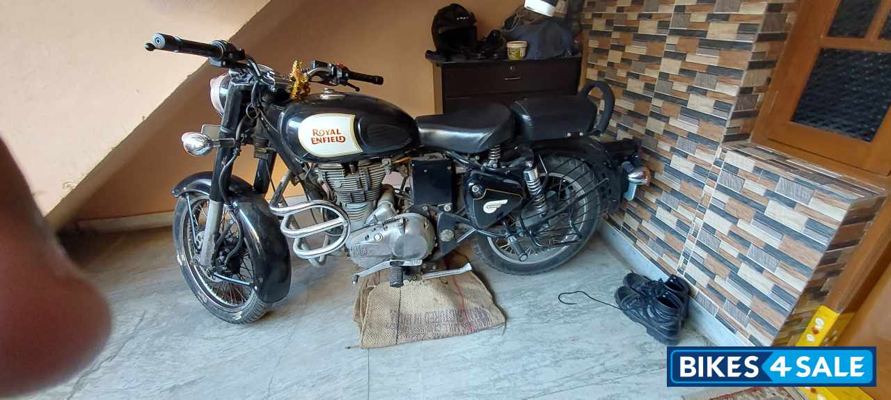 Black Royal Enfield Classic 350