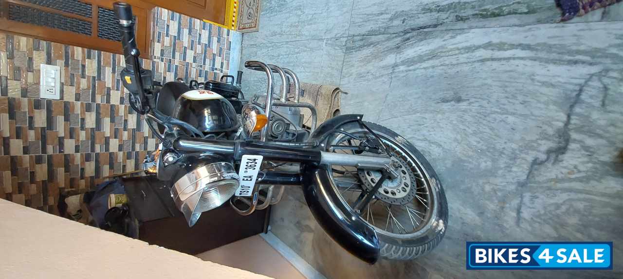 Black Royal Enfield Classic 350