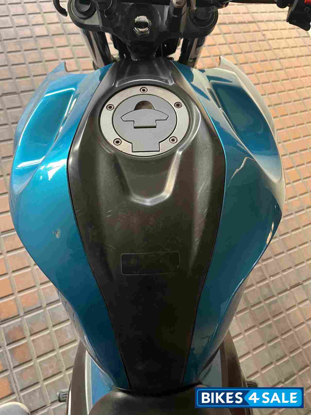 Cyan Blue Yamaha FZ25