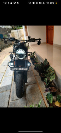 Black Husqvarna Svartpilen 250 2020